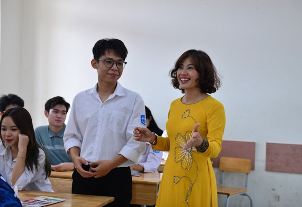 Bộ GD-ĐT: Không cấm dạy thêm, học thêm chính đáng