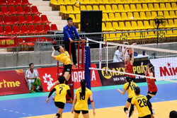 Giải bóng chuyền hạng A toàn quốc 2026: Đắk Lắk lội ngược dòng, thắng trận ra quân
