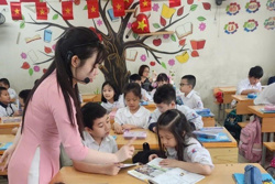Thí điểm dạy tích hợp ngôn ngữ tại trường chuyên: Bước khởi đầu cho lớp học song ngữ
