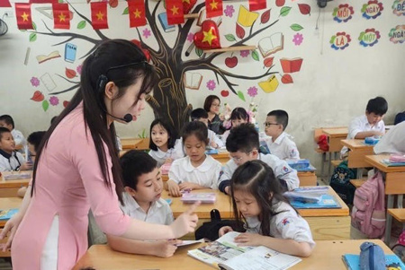 Thí điểm dạy tích hợp ngôn ngữ tại trường chuyên: Bước khởi đầu cho lớp học song ngữ
