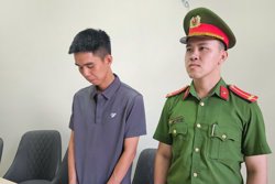 Giả danh cán bộ, chiếm đoạt tiền của nhiều người