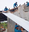 Giông lốc đi qua, tình quân dân ở lại