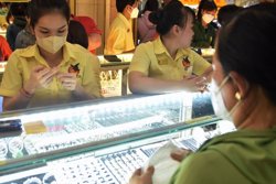 Giá vàng hôm nay 22-5: Tiếp tục nóng lên