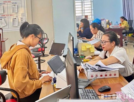 "Cắm chốt" để cung ứng dịch vụ hành chính công