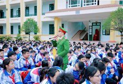 Bộ GDĐT yêu cầu công khai đường dây nóng, ngăn chặn bạo lực học đường dịp hè