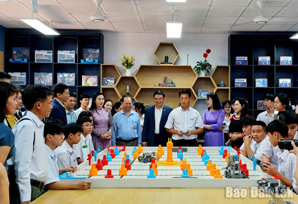 Tạo đột phá chuyển đổi số trong giáo dục