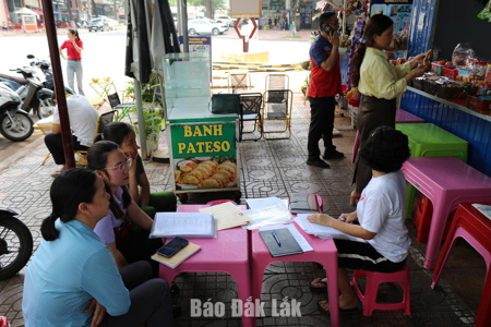 Phường Buôn Ma Thuột tăng cường kiểm tra an toàn thực phẩm