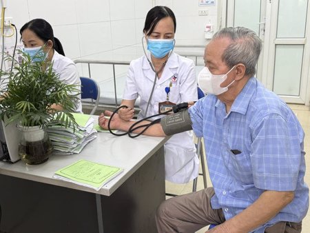 Chạy đua tới mục tiêu khám sức khỏe toàn dân miễn phí