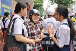 Mùa thi, chuyên gia chỉ cách ăn uống, vận động để không "sập nguồn"