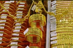 Giá vàng hôm nay 11-6: Vàng thế giới giảm 160 USD