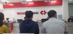 Tiền gửi dân cư vượt 10,5 triệu tỷ đồng