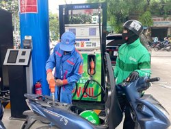 Loạt cơ chế mới cho xăng E10 được thí điểm, giá E10RON95-III tính thế nào?