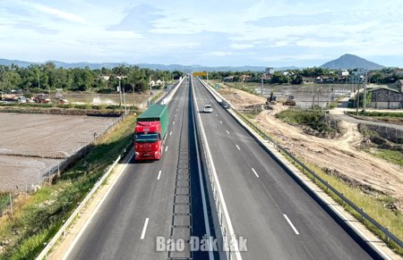 Kiến tạo không gian phát triển mới