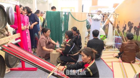 Đánh thức tiềm năng du lịch từ bản sắc văn hóa dân tộc