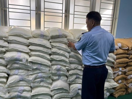 Bộ Công Thương cùng lúc ban hành 2 quyết định bảo vệ ngành mía đường