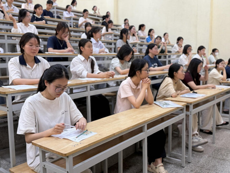 Lần đầu quy định riêng chuẩn nghề nghiệp, xếp lương giảng viên trường chính trị