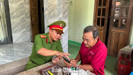 Đưa công nghệ số về thôn, xóm ở Đồng Xuân