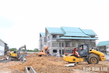 Tăng tốc thi công các trường học liên cấp vùng biên giới