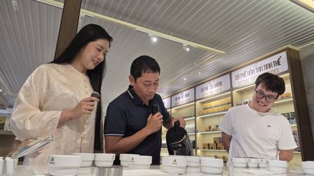 Trải nghiệm thực tế “Từ vườn đến tách cà phê”