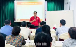 Tập huấn về nước sạch, vệ sinh và phòng chống dịch bệnh