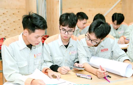 Tháo gỡ những nút thắt của hệ thống giáo dục nghề nghiệp