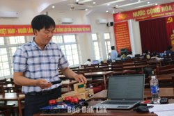 Thầy giáo sáng tạo mô hình rô bốt tuần tra trong môi trường độc hại