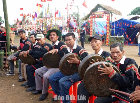 Hỗ trợ nghệ nhân gìn giữ, trao truyền di sản văn hóa
