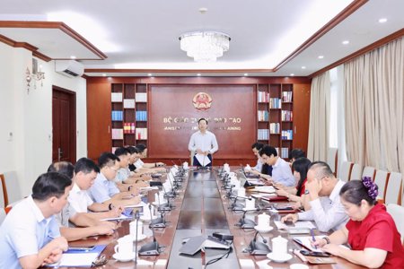 Bảo đảm cung ứng đủ sách giáo khoa trước năm học mới