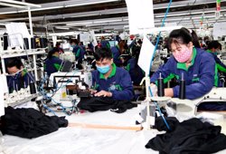 Bộ Nội vụ đề xuất tăng lương tối thiểu 7,8% từ năm 2027