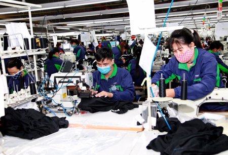 Bộ Nội vụ đề xuất tăng lương tối thiểu 7,8% từ năm 2027