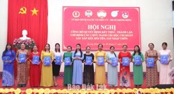 Xã Krông Bông kiện toàn các chức danh sau sáp nhập thôn