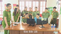 Biểu dương sáng kiến AI hỗ trợ đăng ký cư trú của Công an Đắk Lắk
