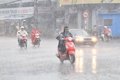 Nhiều khu vực trên cả nước có mưa dông vào chiều tối, đề phòng lốc sét