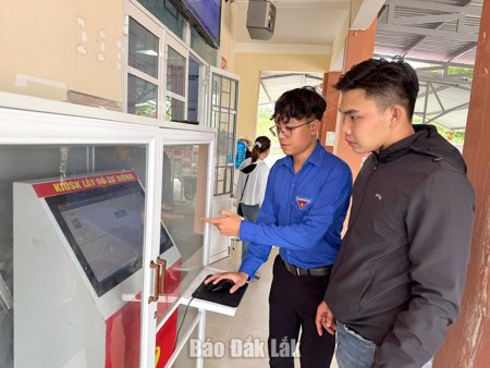 Hiệu quả từ xây dựng chính quyền số ở phường Hòa Hiệp