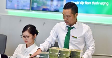 Lãi suất ngân hàng ngày 10/8/2026: VPBank điều chỉnh tăng kỳ hạn 6 đến 13 tháng lên 6,2%