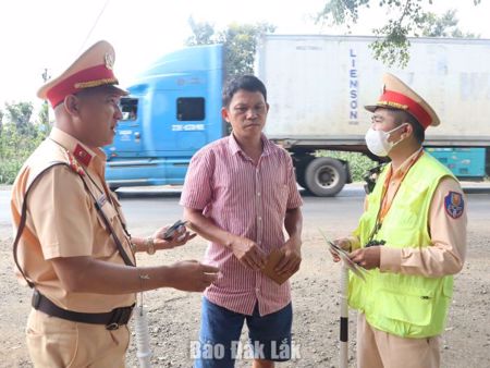 Công an cơ sở chủ động giữ an toàn mùa lễ hội