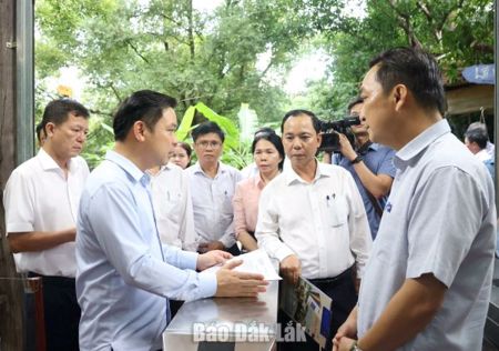 Chủ tịch UBND tỉnh Đỗ Hữu Huy: Các xã phường phải chủ động thu hút khách đến với Lễ hội Sầu riêng Đắk Lắk năm 2026.