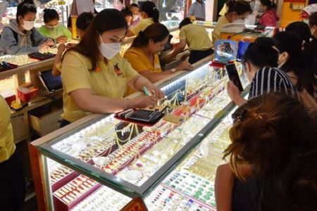 Cập nhật giá vàng sáng 15/8/2026: SJC, nhẫn trơn 9999 BTMC DOJI Phú Quý thứ Bảy