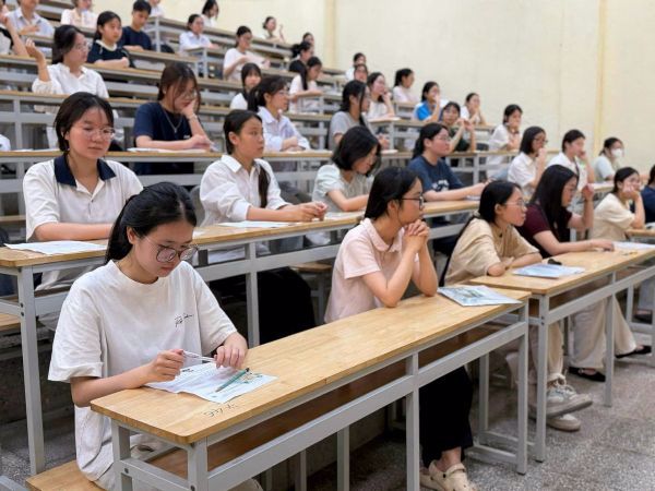 Điểm chuẩn ngành sư phạm cao, đầu ra việc làm thế nào?