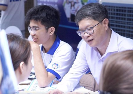 Hồ sơ xét tuyển tăng, nhiều trường dự báo điểm chuẩn sẽ điều chỉnh