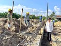 Lão nông hiến đất xây nhà tránh lũ