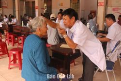 Xã Ea Súp khám sức khỏe miễn phí cho người dân