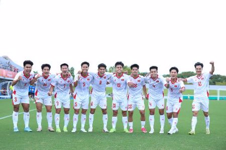 ASIAD 20: Đánh bại Philippines 2-0, U23 Việt Nam rộng cửa vào vòng trong