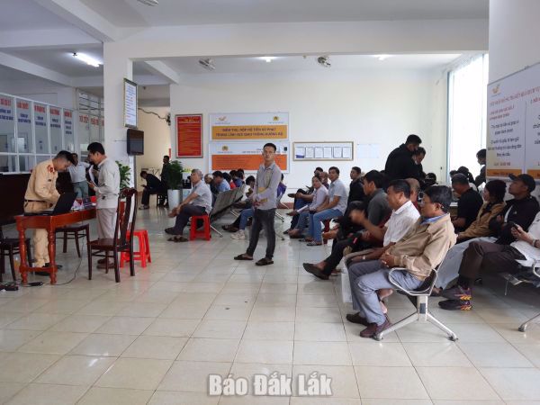 Đừng để phiền toái do mua bán xe không sang tên