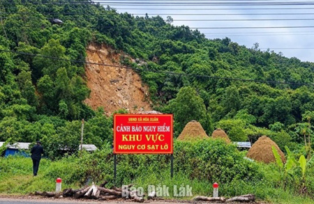 Rà soát khu vực có nguy cơ sạt lở, lũ quét tại xã Hòa Xuân