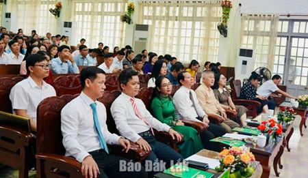 Bồi dưỡng kiến thức, kỹ năng cho nông dân sản xuất, kinh doanh giỏi
