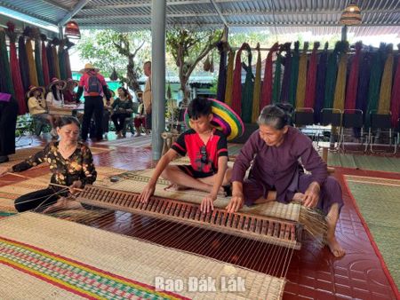 Khi di sản văn hóa thành sản phẩm du lịch