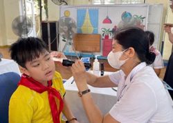 Cập nhật dữ liệu sức khỏe học sinh lên hệ thống của Bộ Y tế