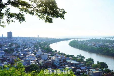 “Tuy Hòa: Núi trong lòng phố - Phố trong lòng biển khơi”