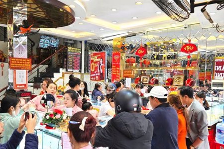 Cập nhật giá vàng hôm nay 8/9/2026: SJC, nhẫn trơn 9999 BTMC DOJI Phú Quý thứ Ba